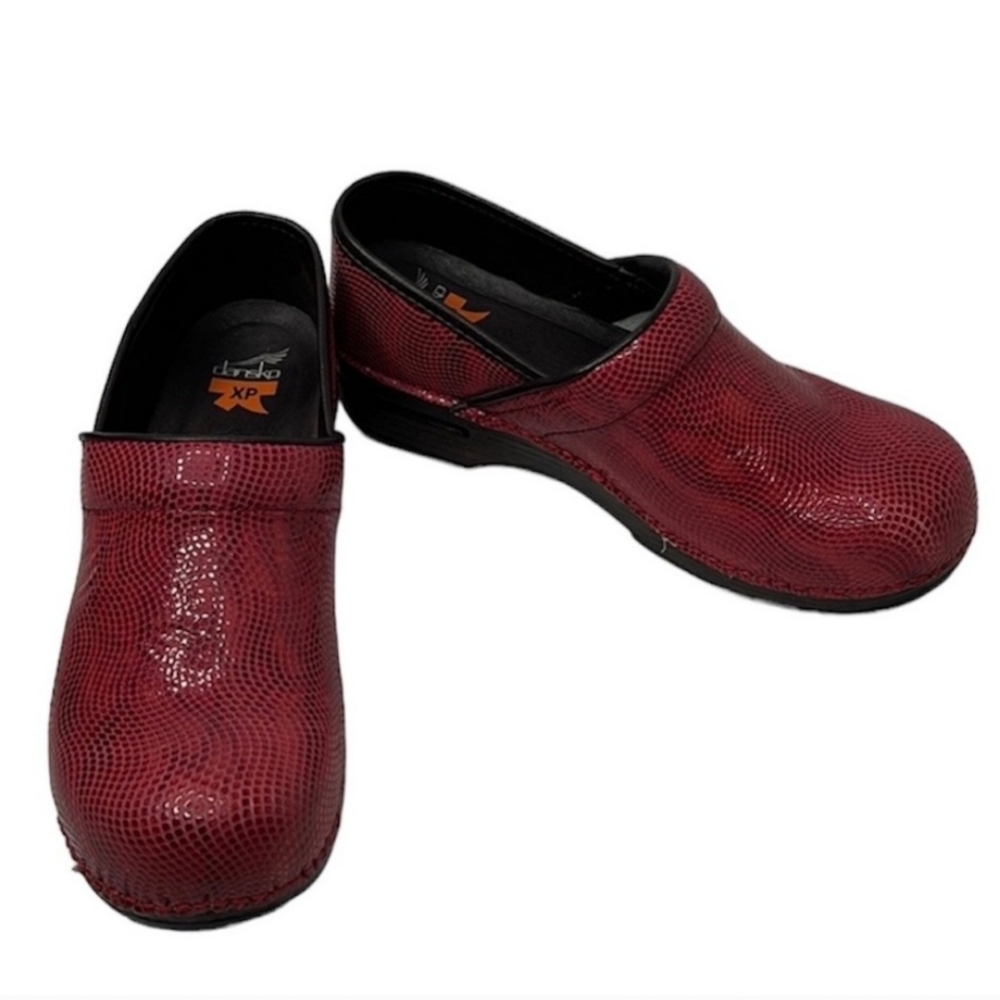 Dankso XP 2.0 Red Leather Slip Resistant Clogs Shoes Sz 41 / 10.5-11